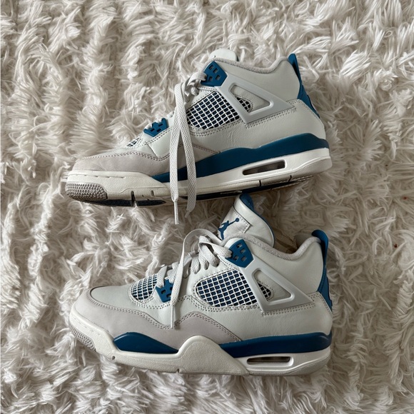 Jordan 4 Military Blue Retro